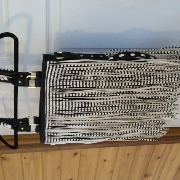 Steve Madden black and white fringe shoulder/crossbody bag - Picture 4 of 17